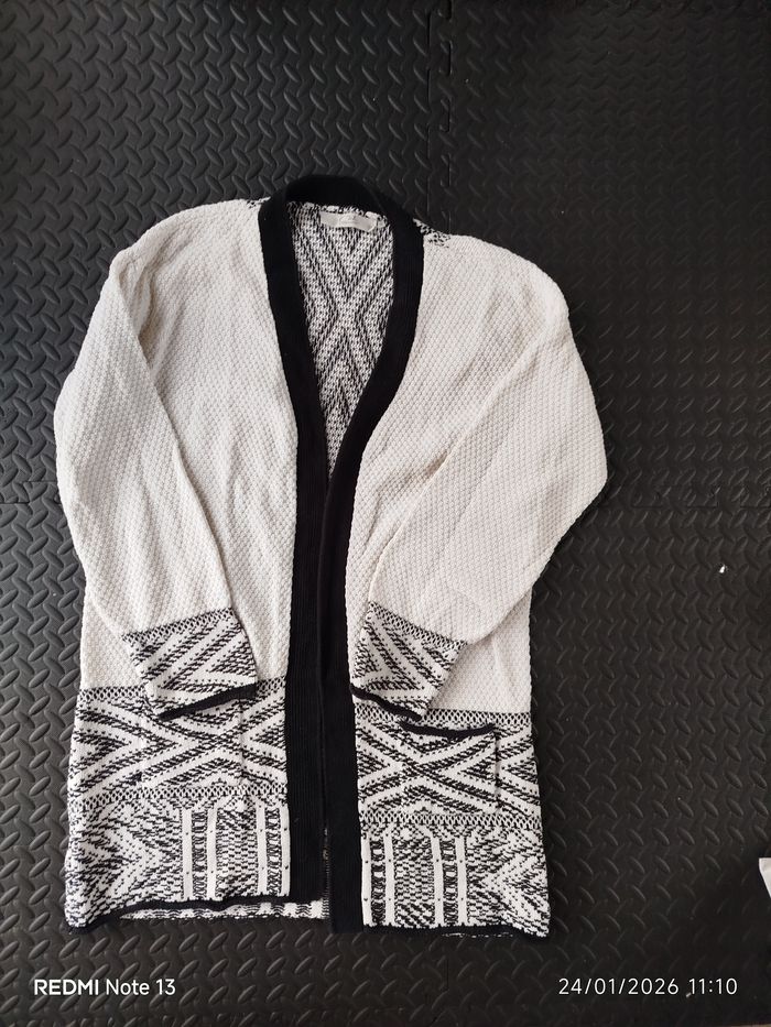 Gilet long t.M noir et blanc ethnique