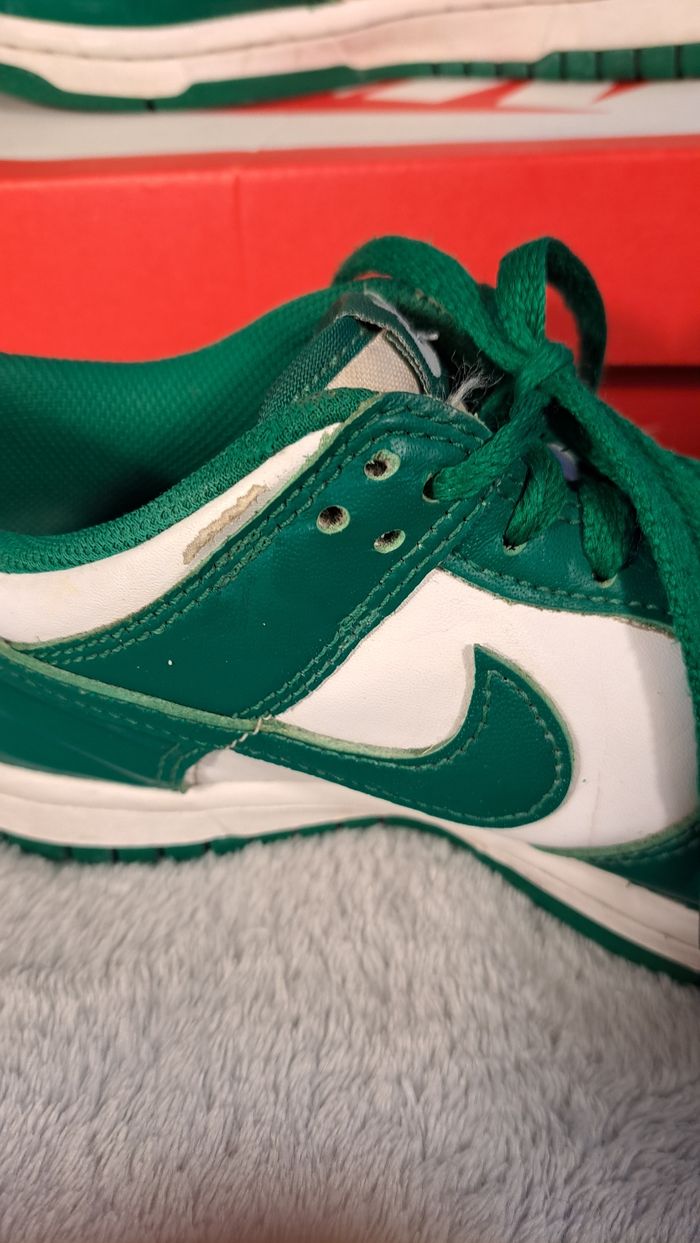 Chaussure Nike dunk low rétro pointure 36.5 vert et blanc - photo numéro 5