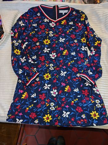 Robe tommy Hilfiger 8 ans 