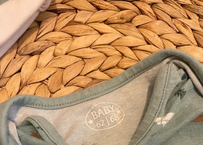 T shirt manches longues + bonnet - photo numéro 3