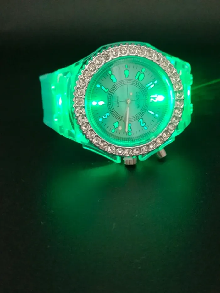 Montre verte fluo, argenté style casino - photo numéro 4