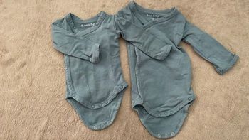 Body manches longues unisexe - T. 44 (naissance) + 50 (1mois)