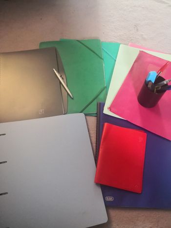 Lot fournitures scolaires