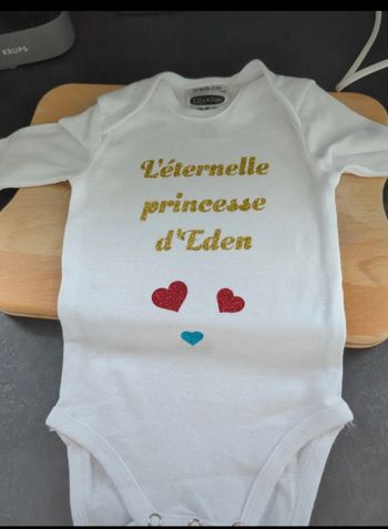 Bodies bébé ( longue courte manche naissance / 6 mois / 9/ mois / 12 mois )