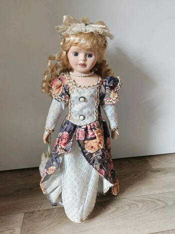 Poupée 43cm