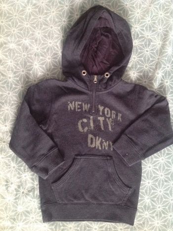 Pull à capuche DKNY épais - 4 ans
