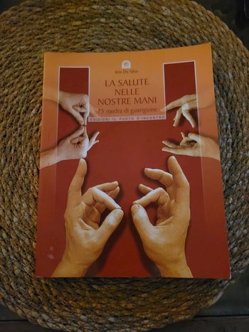 La salute nulle nostri mani 75 mudra