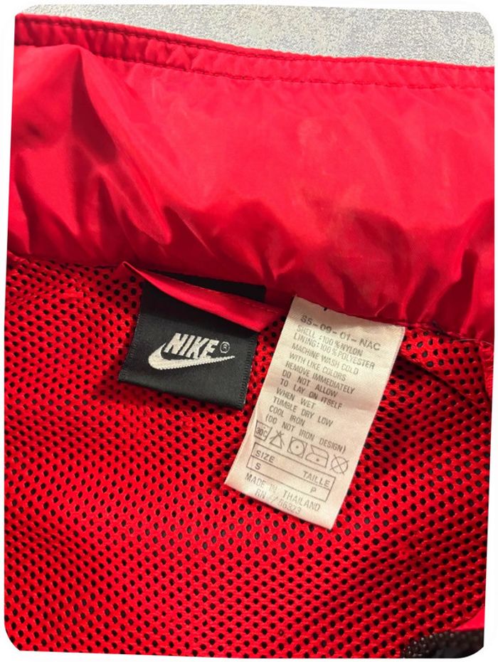 Veste zip Nike imperméable Vintage y2k noir et rouge Taille S - photo numéro 6