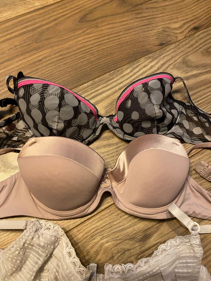 Lot 8 soutien gorge T85B - photo numéro 4