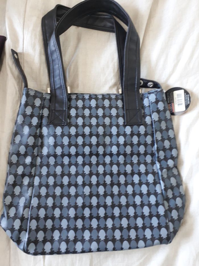 Sac à main Calimero + 2 badges - photo numéro 2