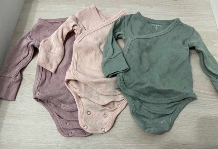 Bodies bébé fille 1 mois