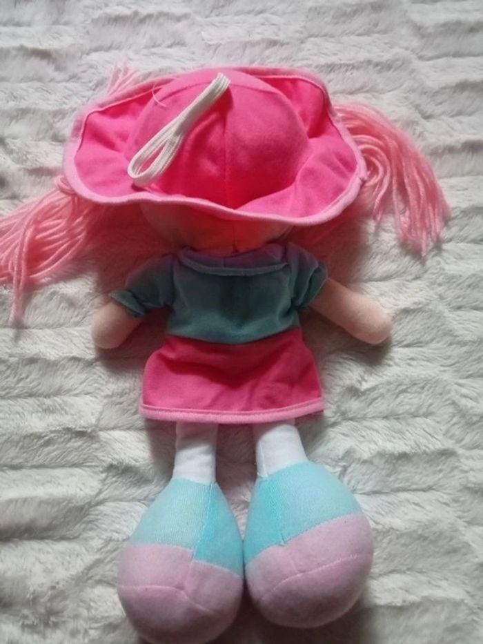 Poupée en peluche sonore - photo numéro 7