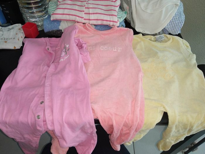 2 ème partie Lot vêtements taille 6 mois - photo numéro 3