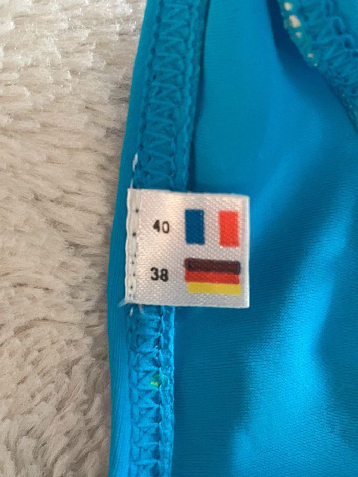 Lot de 5 hauts de maillots de bain taille 1 - photo numéro 11