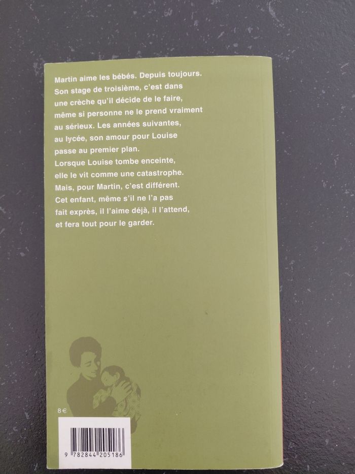 Livre le garçon qui aimait les bébés - photo numéro 2