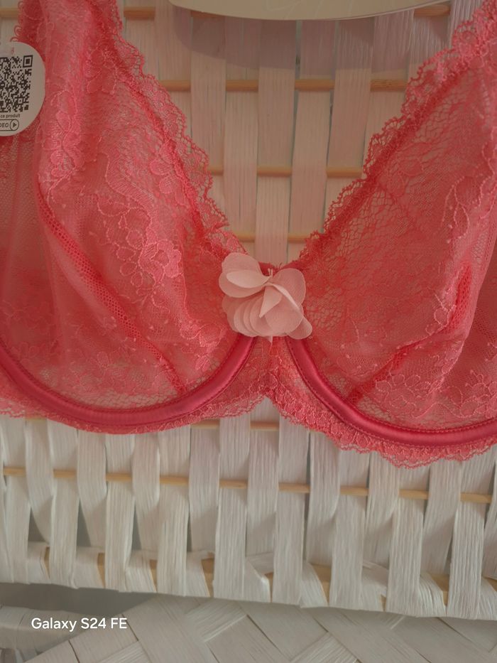 Soutien-gorge avec armatures Brigitte Bardot dentelle corail neuf 100C femme - photo numéro 3