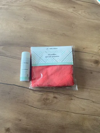 Microfibre et dépoussiérant