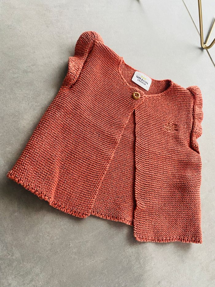 Cardigan / gilet sans manches abricot et doré 3 mois tape à l’œil / TAO - photo numéro 2