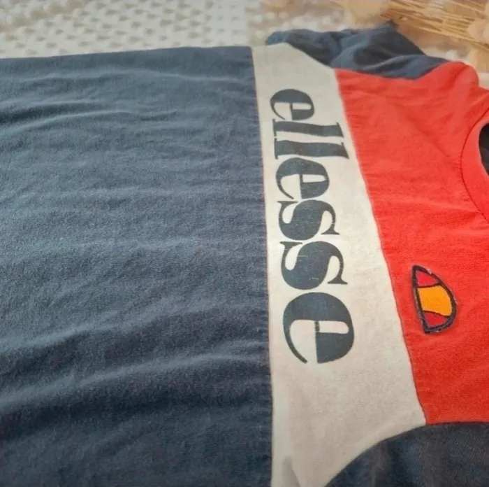 Tee-shirt Ellesse 6-7 ans - photo numéro 2