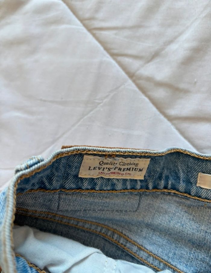 Short Levi’s Ribcage mini court W27 taille haute 36/38 S/M effet frangé imprimé logo bleu clair - photo numéro 6