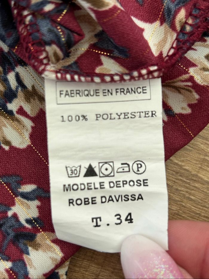 Robe bordeaux et fleurie LolaLiza taille 34 jamais portée - photo numéro 10