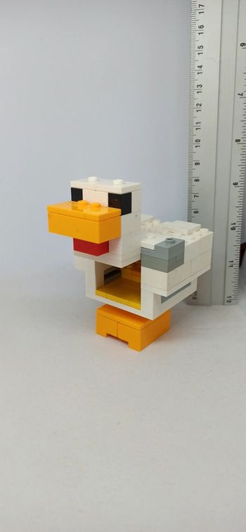 Poulailler en forme de poule lego