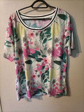 Tshirt multicolore fleuri