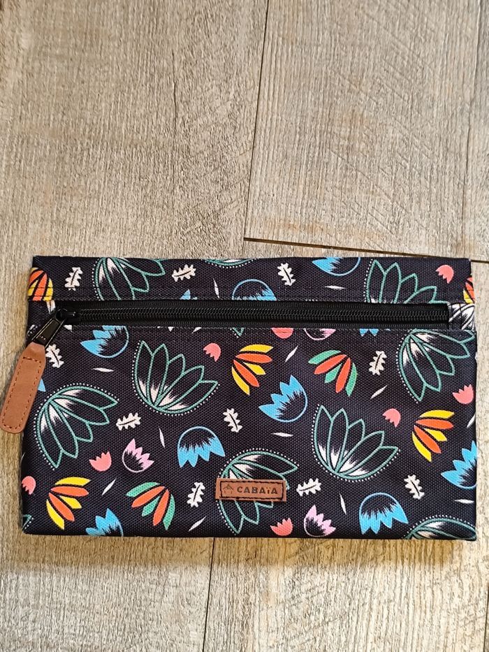 Pochette cabaïa frontale customisée neuve