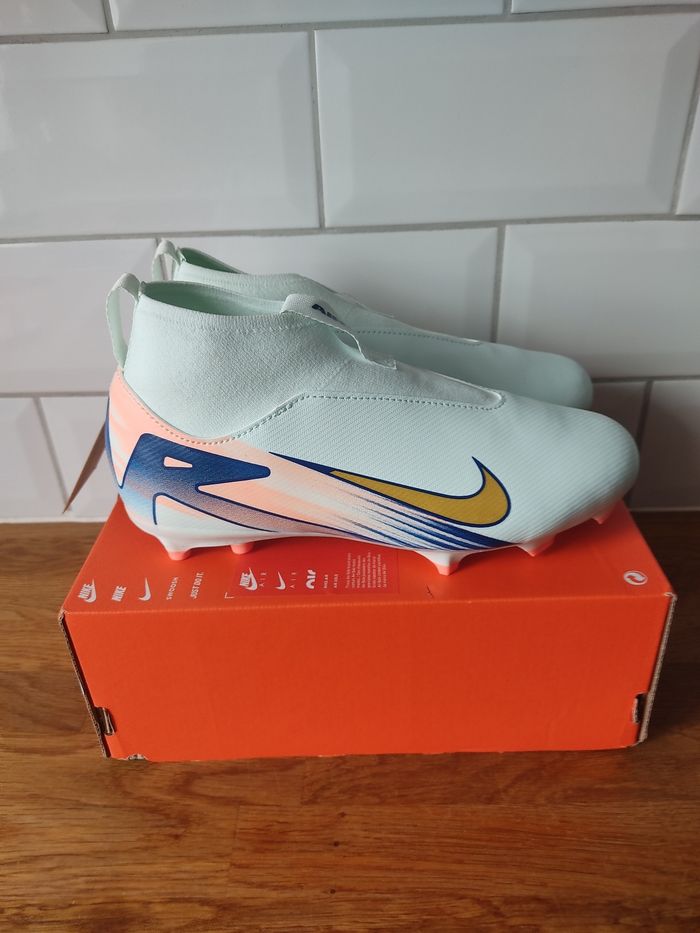 Crampons Nike T 36 - photo numéro 4