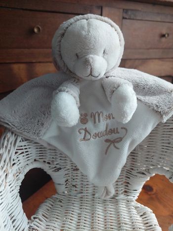 Doudou ours déguisé en lapin