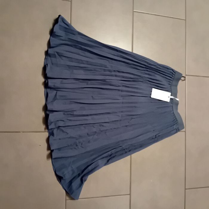 Jupe neuve avec étiquettes