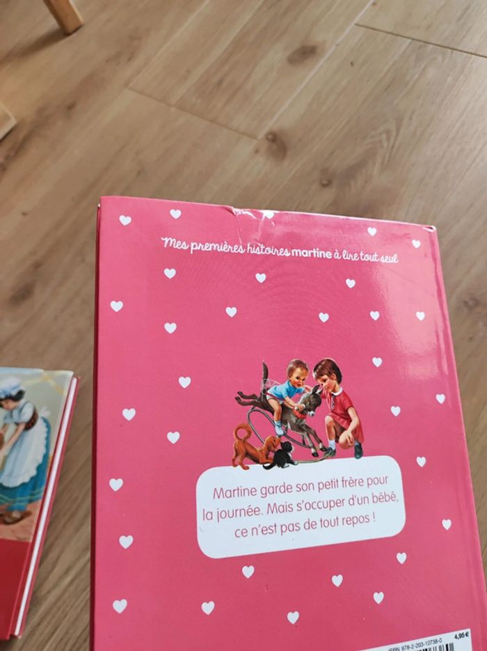Je commence à lire - Martine garde son petit frère, fait du théâtre, apprends à nager - photo numéro 17