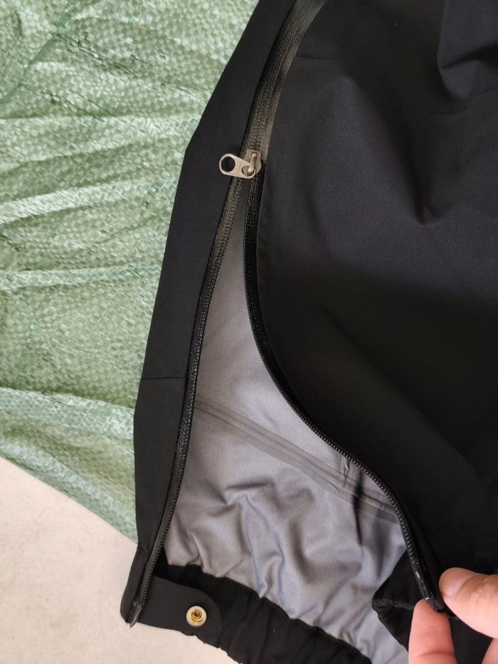 Pantalon imperméable arc' teryx Gore-Tex taille S neuf - photo numéro 4