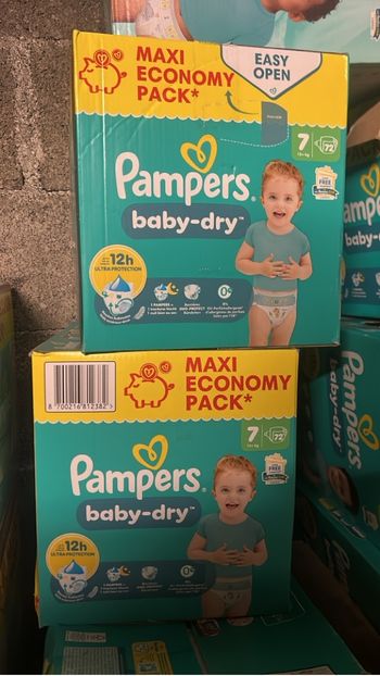 Lot Pampers baby dry taille 7 