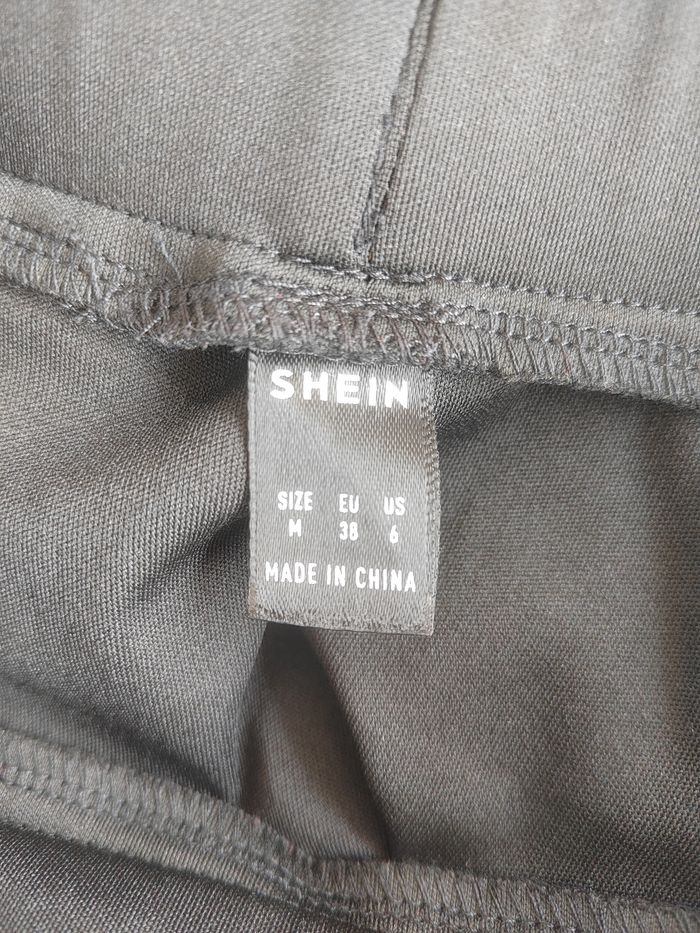 🖤 Jupe Patineuse Noire – Taille M – Très bon état – Shein - photo numéro 6