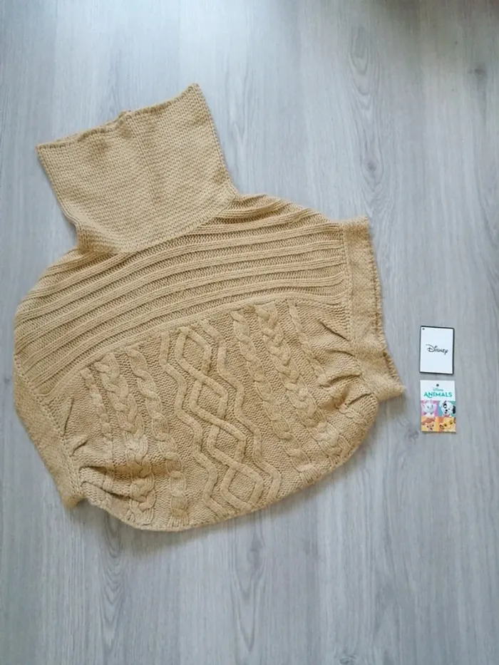 Pull cap beige mourarde en maille tressé avec col montant / creeks / (10ans
