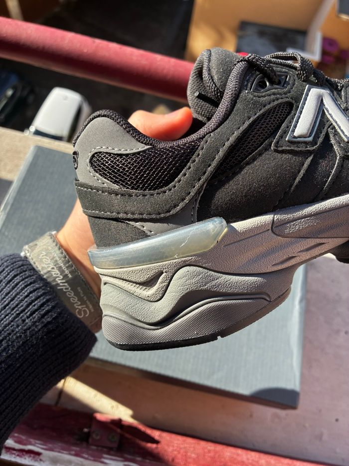 New Balance 9060 Black / Black - photo numéro 8