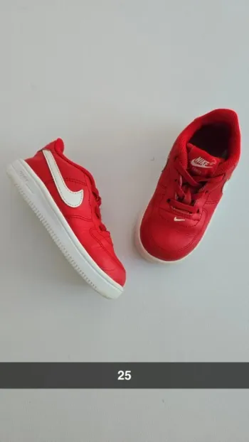 Basket nike air force rouge