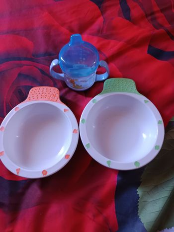 Petit lot de vaisselle bébé 