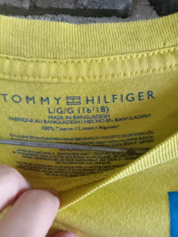 Tee shirt Tommy hilfiger 16 ans - photo numéro 2