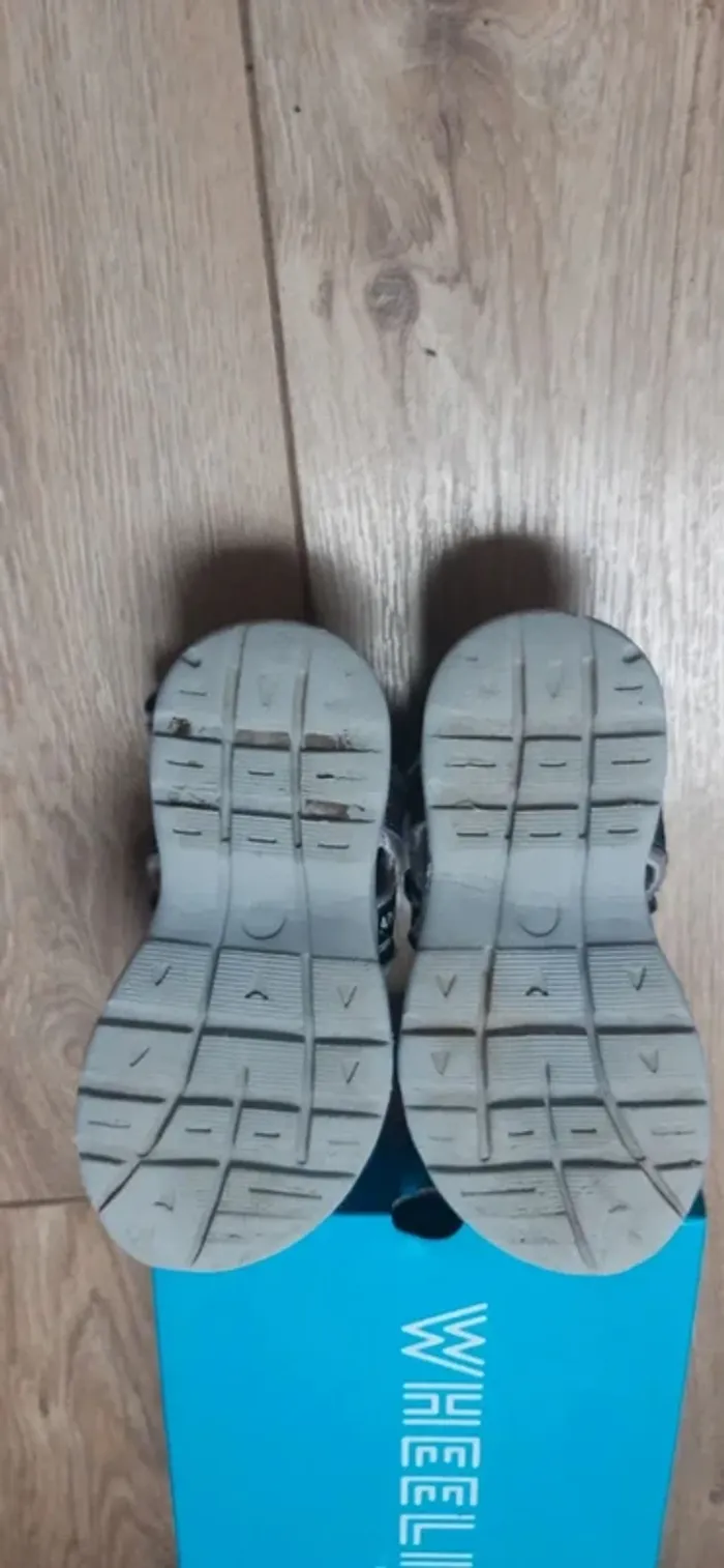 Chaussures sandales / nu-pieds noires/grises pointure 25 - photo numéro 7