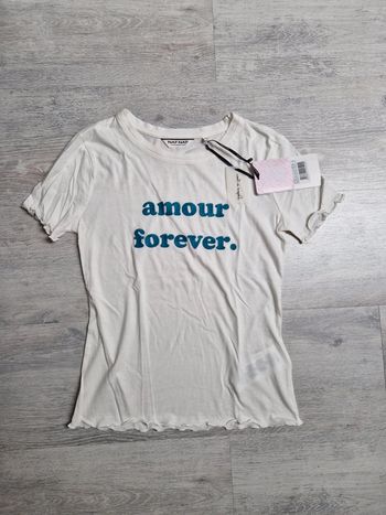 Tee-shirt Naf Naf neuf avec étiquette XS amour forever