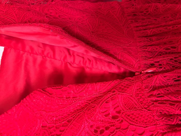 robe en dentelle dos en V - photo numéro 7