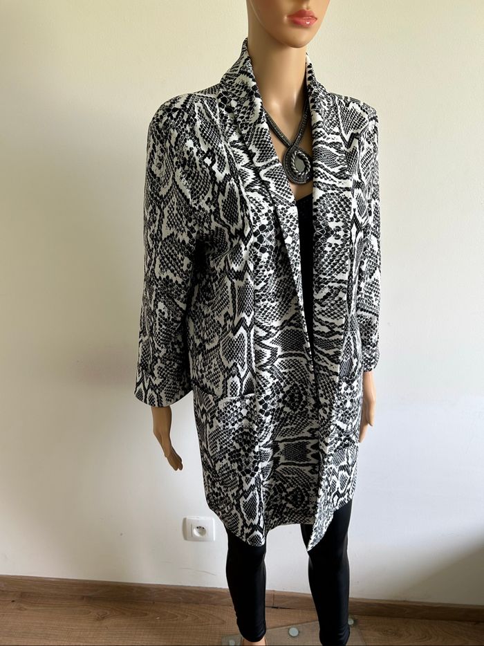 Veste imprimée mi longue taille unique jamais portée - photo numéro 2