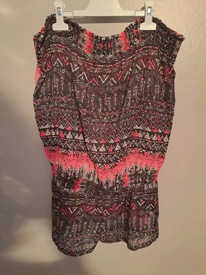 Combishort bustier noire et rose - Marque Jennyfer - Taille 40 - Parfait état. - photo numéro 2