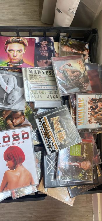 Lot revendeur cd et dvd