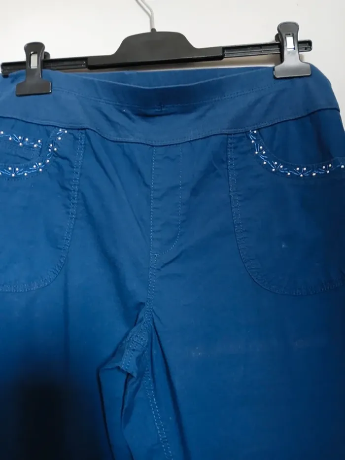 Pantacourt  taille 42, 97% coton - photo numéro 2
