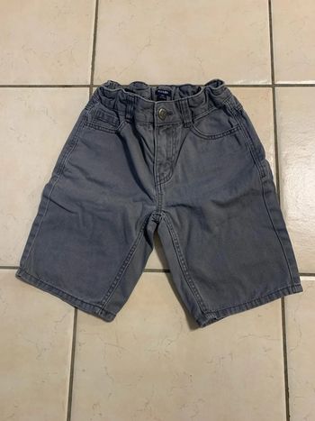 Short bermuda jeans