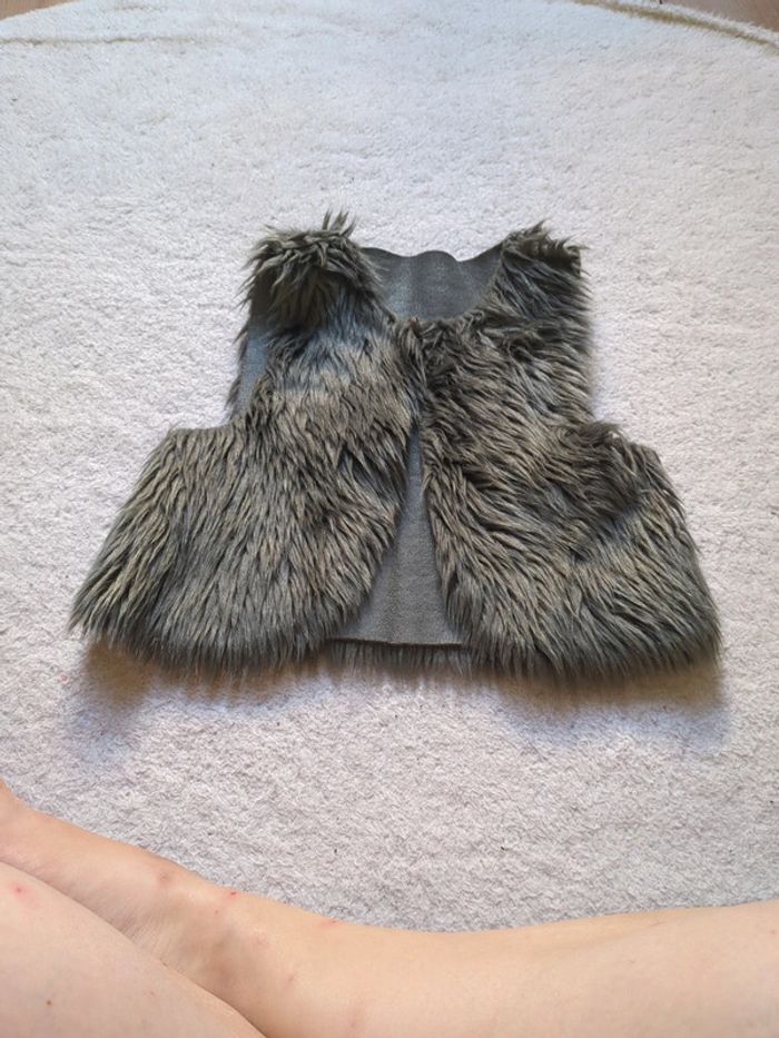 Veste gilet sans manche grise fausse fourrure tao 3 ans