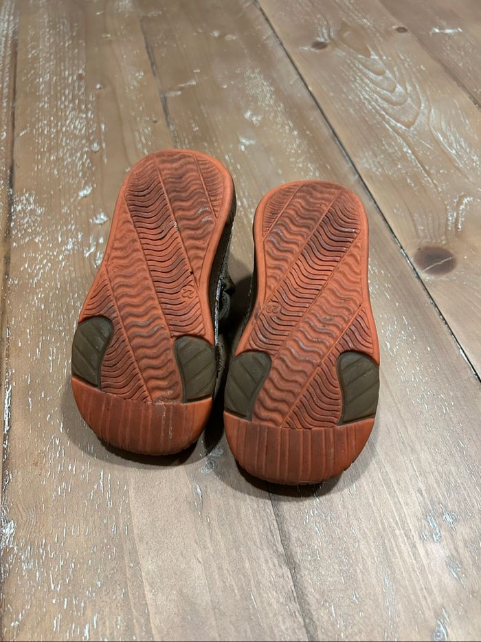 Chaussure garçon taille 22 - photo numéro 3